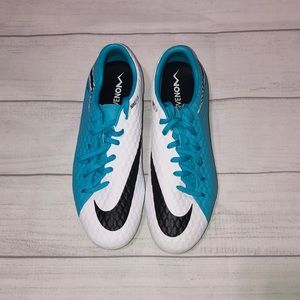 Nike Shoes - NWOT Nikeskin Hypervenom Soccer Shoes 9 Nike Shoes - NWOT Nikeskin Hypervenom Soccer Shoes 9